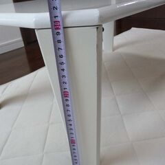 ローテーブル 折畳み 白 サイズ幅75㎝×奥行50㎝×高さ32㎝の画像