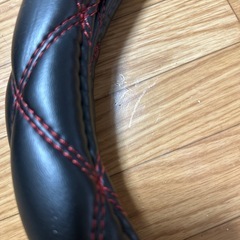 ハンドルカバー 38cm 黒×赤ステッチ 軽自動車・普通車対応の画像