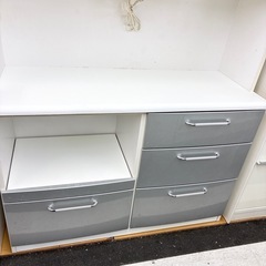 【ドリーム池田】◎ジモティ割7%◎3枚扉「食器棚」ファミリー向け　グレー【46946】の画像