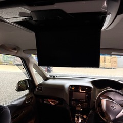 日産セレナ2015年　ハイブリットの画像