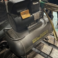 小型コンプレッサーの画像