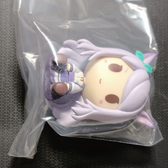 ウマ娘ちょこのっこフィギュア、クリアビジュアルポスター、きゅんキャラストラップ、魔入りました！入間くん髪留めまとめての画像