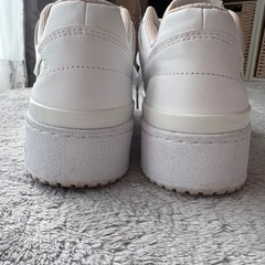 adidas アディダス レディース スニーカーの画像