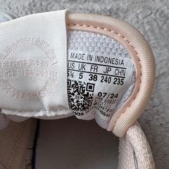 adidas アディダス レディース スニーカーの画像