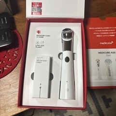 定価：29,700円（税込）【美品】メディキューブ AGE-R ダーマエアショット（家庭用美顔器）　刈の画像