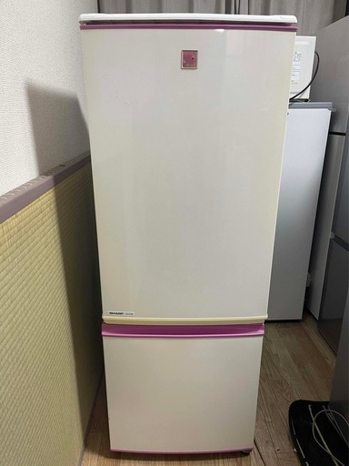 sharp冷蔵庫 (かめ) 大安寺のキッチン家電《冷蔵庫》の中古あげます 
