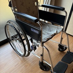 カワムラ製折りたたみ車椅子の画像