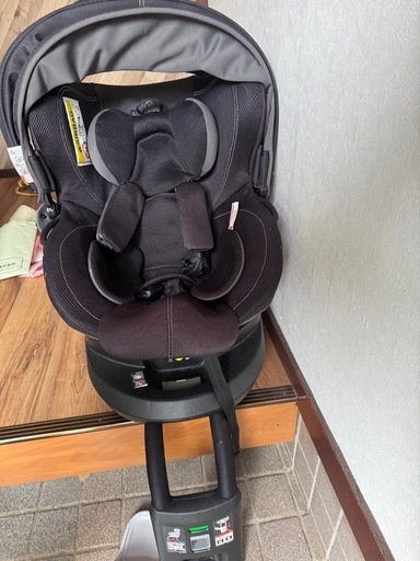 エールべべ チャイルドシート360度回転 早めに取りに来れる方！
