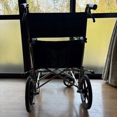 松永製折りたたみ式車椅子の画像