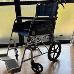松永製折りたたみ式車椅子の画像
