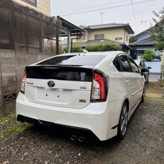 プリウスGsの画像