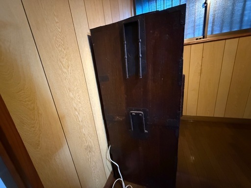 レトロな桐ダンス