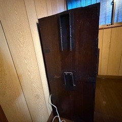 レトロな桐ダンス
の画像