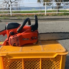 エンジンチェーンソー　共立　キョーリツ　キョウリツ　CSE3200 排気量32.3mL エンジン始動　大工　木工用　伐採　切断の画像