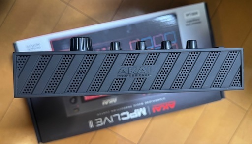 AKAI   MPC LIVE 2