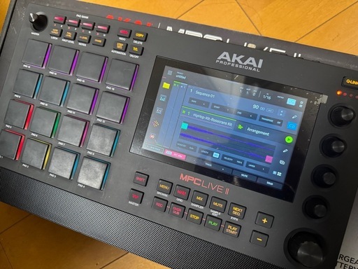 AKAI   MPC LIVE 2