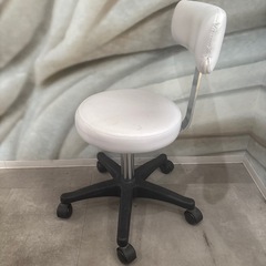 マツエクの椅子　キャスター付き
の画像