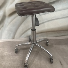 カット用チェアーキャスターつきの画像