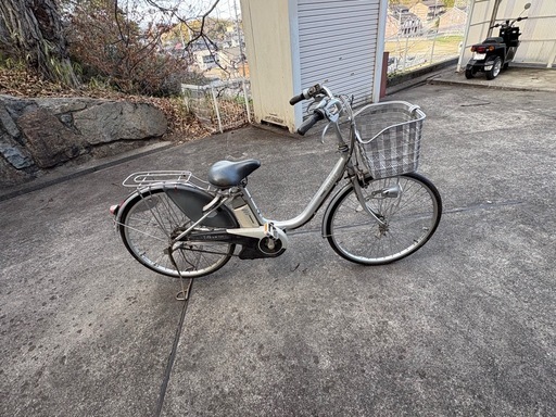 問い合わせ多数のため引き取りの早い方優先します。電動自転車 防犯登録削除済 現状 ブリヂストン 3.7アンペア