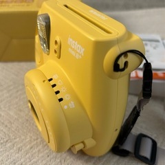 富士フイルム チェキ インスタックス ミニ 8 イエロー 純正ストラップ付(1台の画像