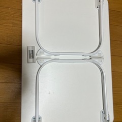 小さいテープルの画像