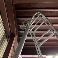 三脚脚立の画像