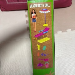 バービー人形　りかちゃん用　ビーチパラソル　　ベンチ　など　新品の画像