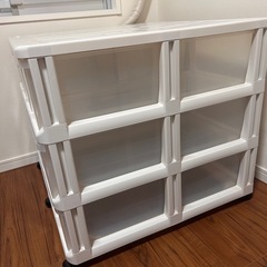 ニトリ　キャスター付き押入れ収納ケースの画像