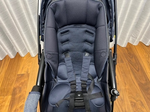 美品　Aprica ラクーナクッションフリー　ネイビー　付属品など　アップリカ