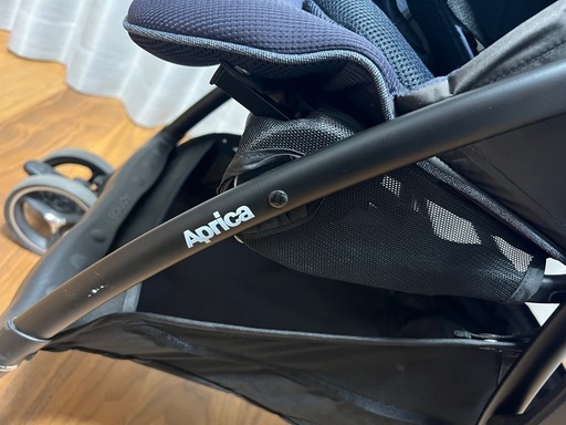 美品　Aprica ラクーナクッションフリー　ネイビー　付属品など　アップリカ