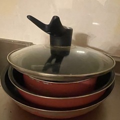 ピンクのフライパン5点セットの画像