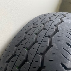 ハイエース　純正　タイヤ　新車外しの画像