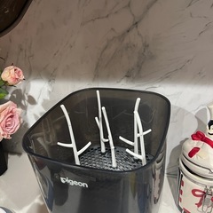 Pigeonピジョン哺乳瓶スチーム
消毒機 の画像