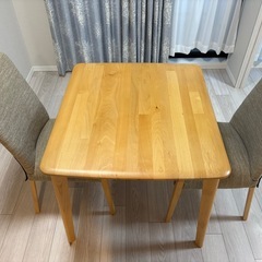 【無料】ダイニングテーブル・チェアお譲りします(引越しのため)の画像
