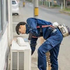 ⑤急募！！　現金手渡し！！　エアコン工事　アシスタント急募！！　未経験OK　日払い、週払い対応！！　正社員も募集中！！　車通勤可能！！　即日勤務可　現場経験者歓迎の画像