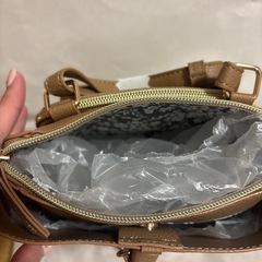 ベージュ ショルダーバッグの画像