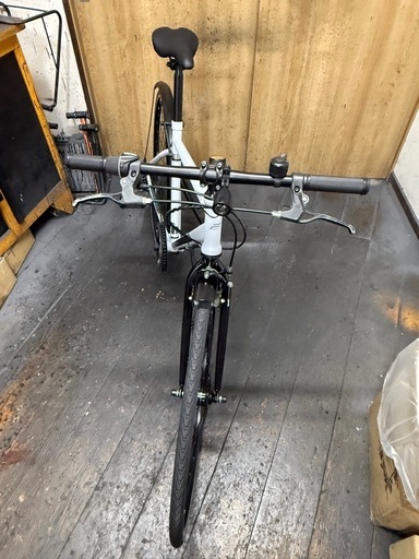 中古車　クロスバイク　LEDオートライト　6段変速　700C　美品