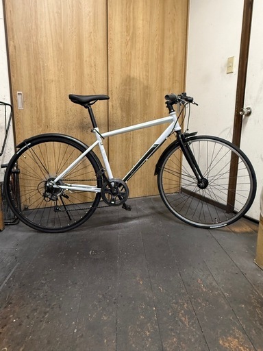 中古車　クロスバイク　LEDオートライト　6段変速　700C　美品