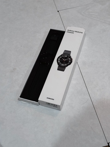 Samsung Galaxy Watch6 Classic 43mm ブラック SM-R950 ほぼ未使用　スマートウォッチ・腕時計