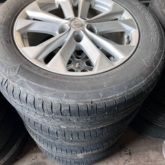 夏タイヤ225/65R17 102T の画像