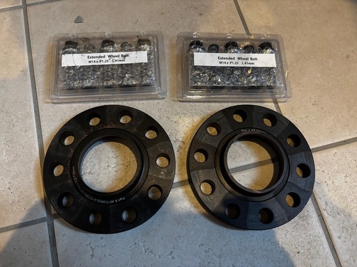 HGB 5穴　 ホイールスペーサー　4枚　15mm厚　M14ボルト10本付き。