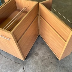 キャスター付き収納ラック4点セットの画像