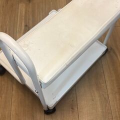 フットワゴンの画像