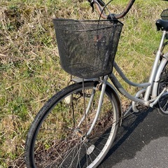 6段切り替えカゴ付き自転車の画像