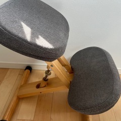 ●お話し合い中【差し上げます】バランスチェアの画像