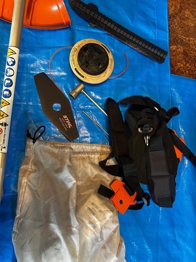 STIHL  FS235 　草刈機　仮払機
