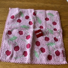 ✨未使用タグ付き！ハンカチ4個セット✨の画像