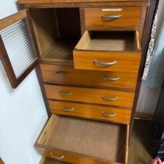 レトロな家具の画像