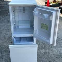 配送可🚚 2ドア冷蔵庫 SHARP 2018年製の画像