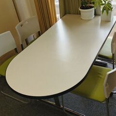 テーブル　と　椅子4脚の画像